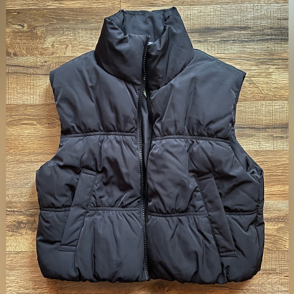 NWT H&M women’s cropped vest